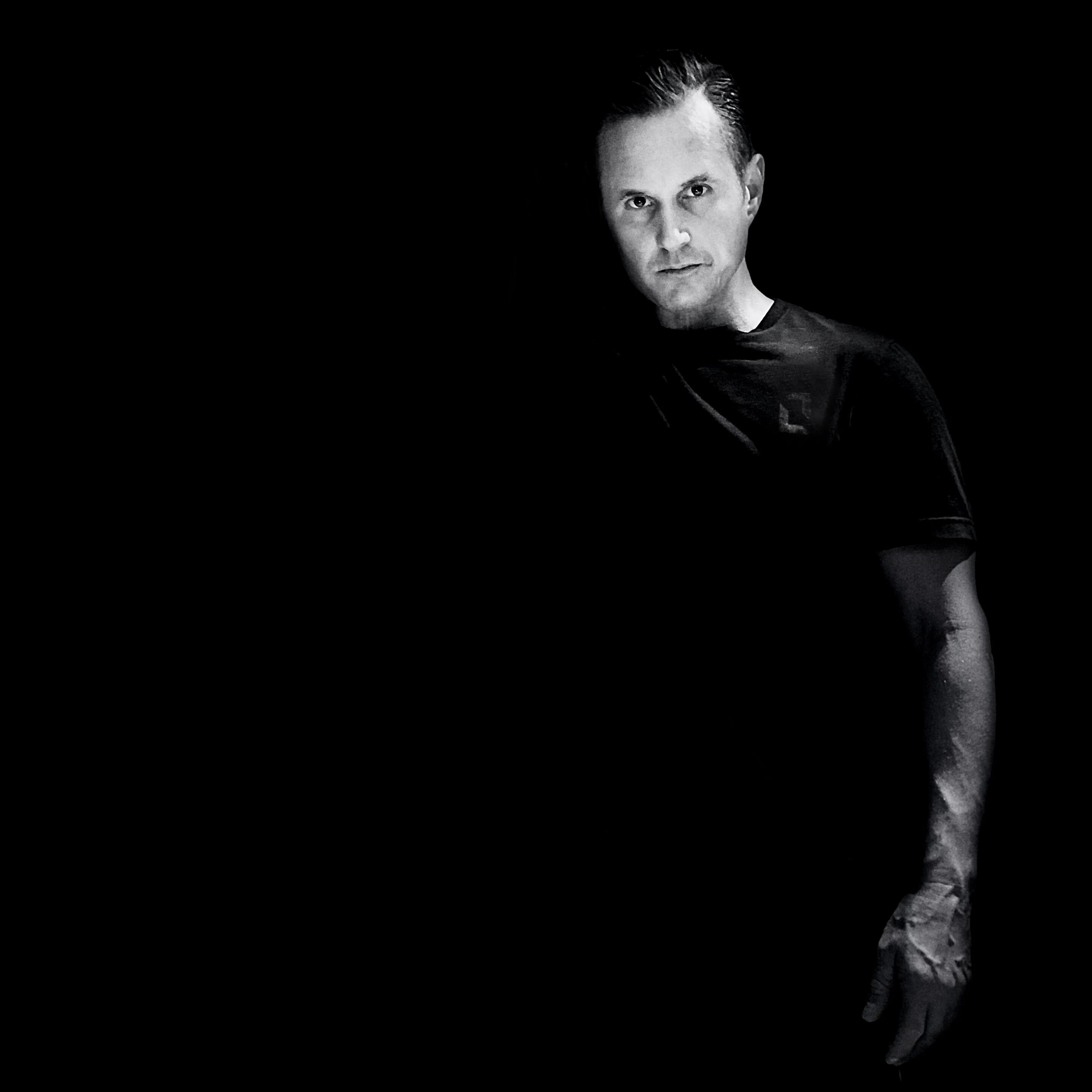 Liinus Debuts Powerful New Track Realm on Unifreq
